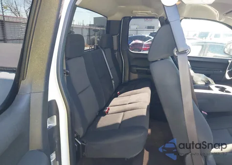 2013 Chevrolet Silverado 1500 Ls z USA, uszkodzony, nr VIN 1GCRCREA7DZ170006